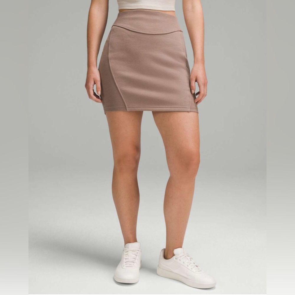 Lululemon Scuba High-Rise Mini Skirt
Taupetastic Size Medium